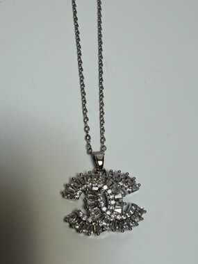 Silver Elegant Necklace NWOT